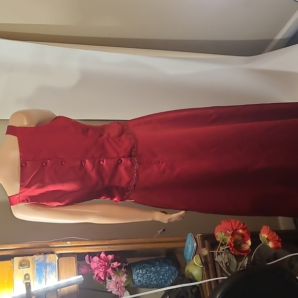 Elegant 2pc Deep Red Sleeveless Skirt Set - Picture 8 of 14